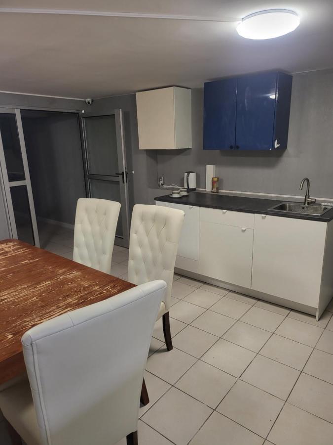 Rooms4Rest Wiertnicza - Private Rooms For Tourists - Atr Consulting Sp, Z O,O, Warsaw Luaran gambar